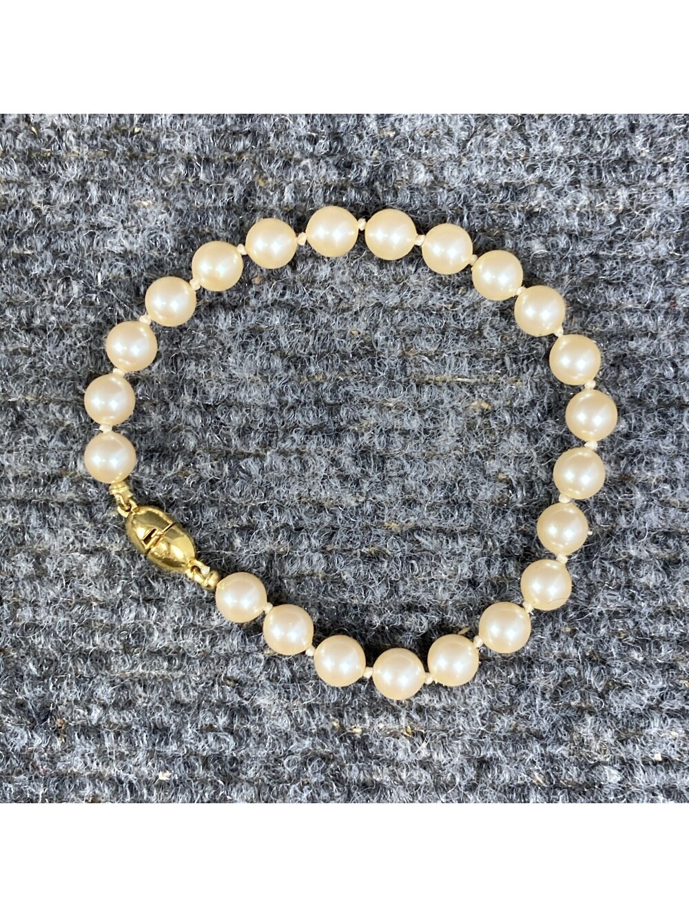 Monet Champagne Colored 7 3/4" Long Faux Pearl Knotted Gold Tone Bracelet Vtg